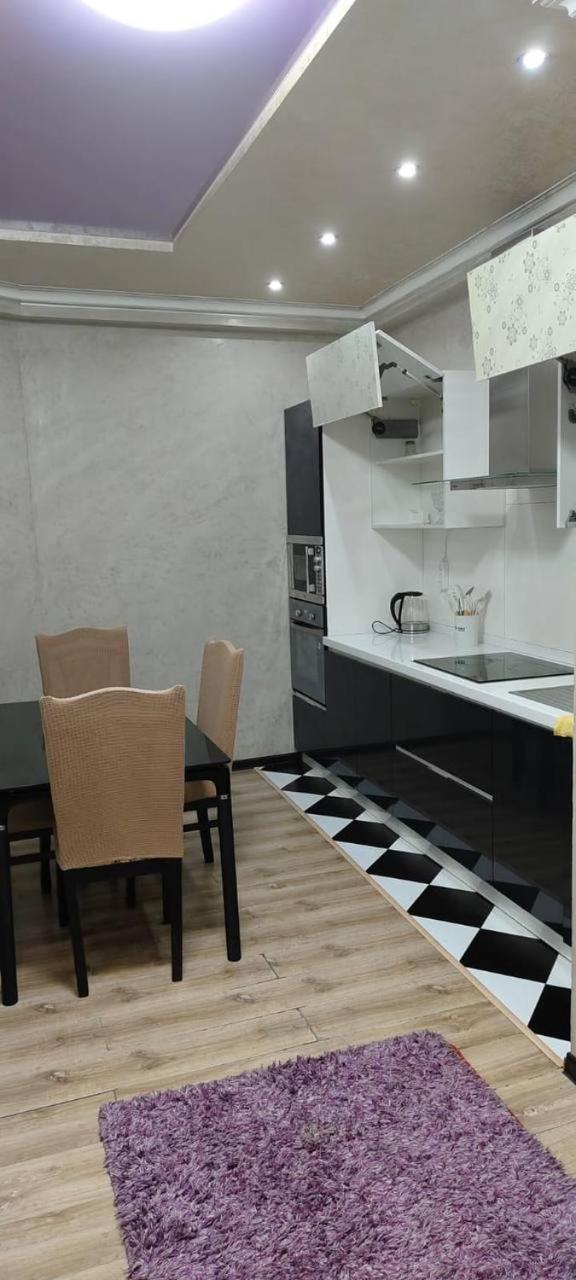 Nurly Tau 2Room Apartments Almaty Exterior foto