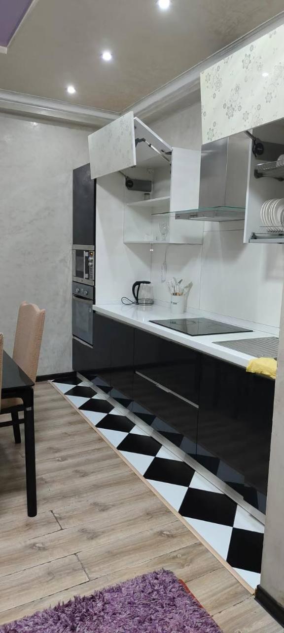 Nurly Tau 2Room Apartments Almaty Exterior foto